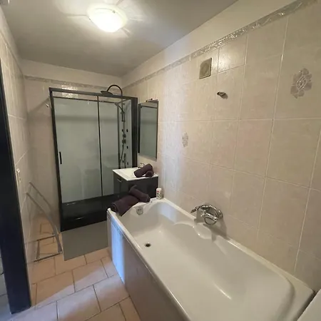 아파트 Iguanodon Melina