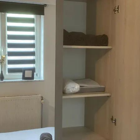 Iguanodon Melina Apartment